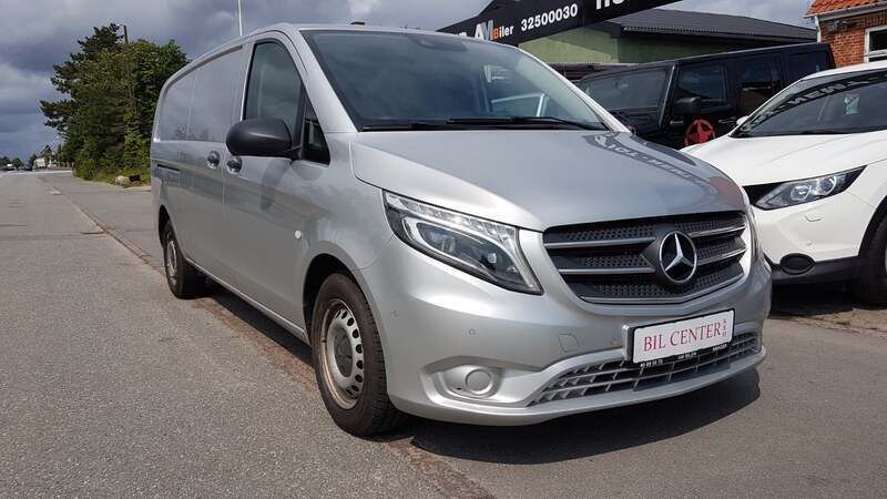 Sølvmetal Brugt 2018 Mercedes Vito MPV | 149.900 kr. - Billede 1/4