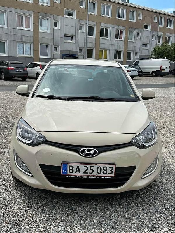 Grå Brugt 2014 Hyundai i20 MPV | 48.000 kr. (God pris) - Billede 1/4