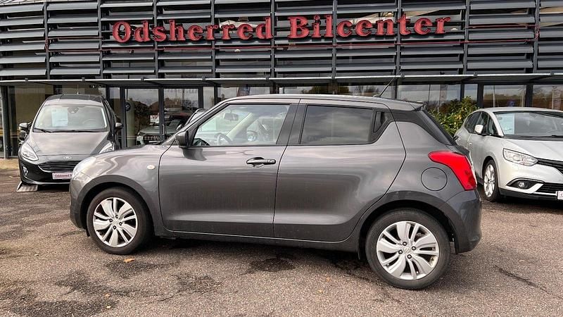 Brugt Suzuki Swift Action 90 HK (66 kW) 2020 Gråmetal Hatchback
