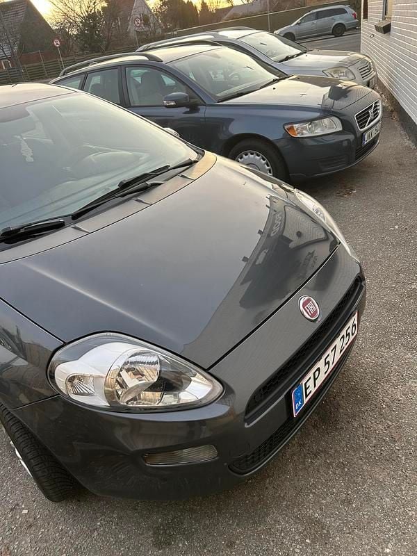 Brugt Fiat Punto Dynamic 85 HK (62 kW) 2013 Grå Hatchback