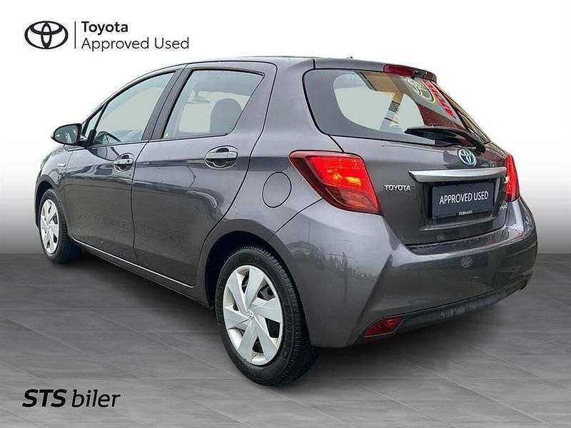 Brugt Toyota Yaris Hybrid H2 100 HK (73 kW) 2017 Ash grey Hatchback