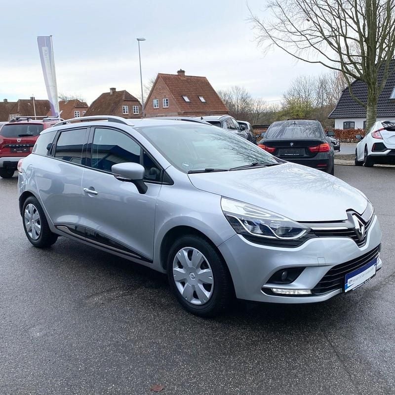 Sølvmetal Brugt 2017 Renault Clio GrandTour Zen Stationcar | 89.900 kr. (Lidt for dyr) - Billede 1/4