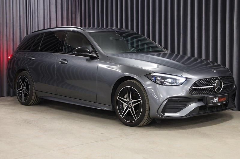 Gråmetal Brugt 2023 Mercedes C300e Business Stationcar | 2.597 kr. - Billede 1/4
