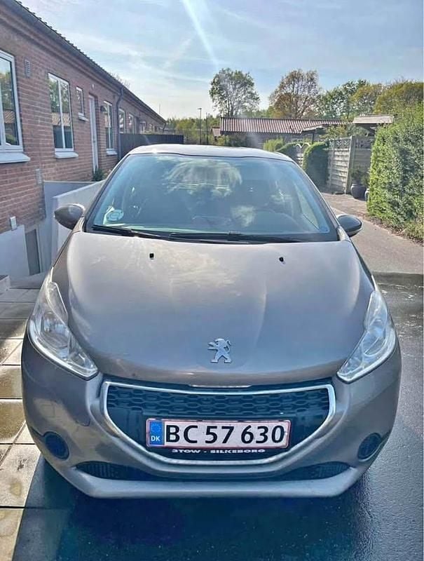 Grå Brugt 2013 Peugeot 208 Hatchback | 27.000 kr. (Fair pris) - Billede 1/4