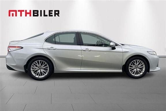 Brugt Toyota Camry Executive 218 HK (160 kW) 2019 Sølvmetal Sedan