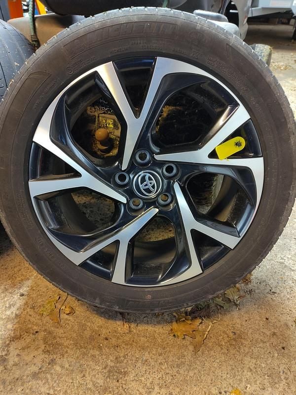 Hvid Brugt 2020 Toyota C-HR Multidrive S SUV | 155.700 kr. (God pris) - Billede 1/6