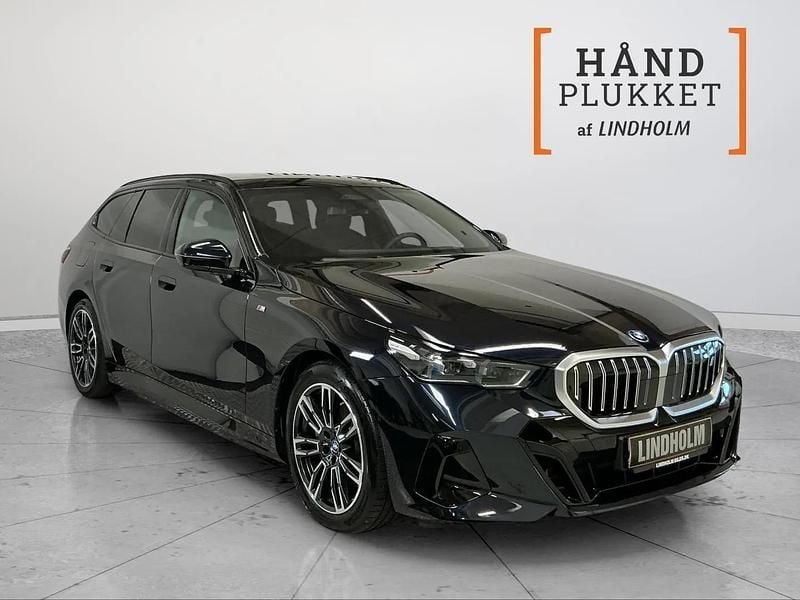 Carbonsortmetal Brugt 2025 BMW i5 M Sport Stationcar | 529.900 kr. (Super pris) - Billede 1/4