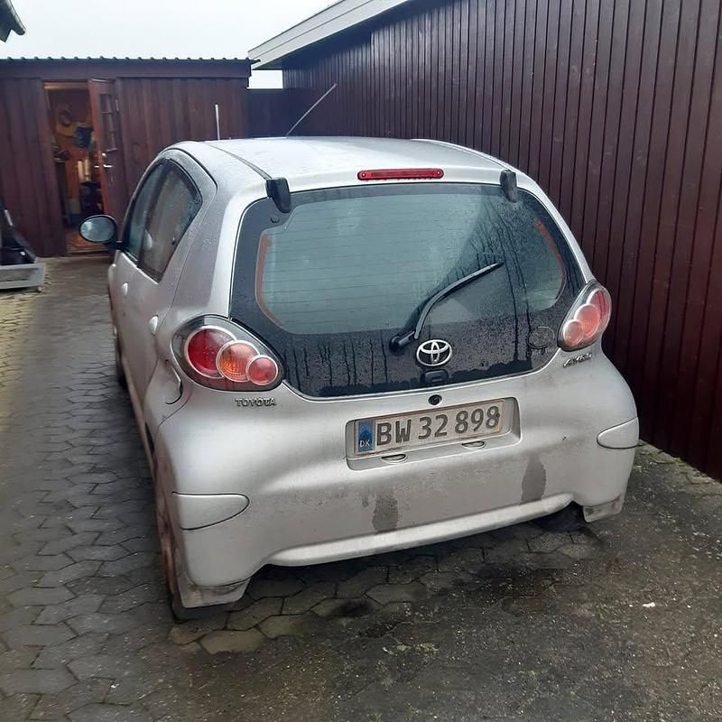 Brugt 2010 Toyota Aygo Hatchback | 21.500 kr. (Fair pris) - Billede 1/4