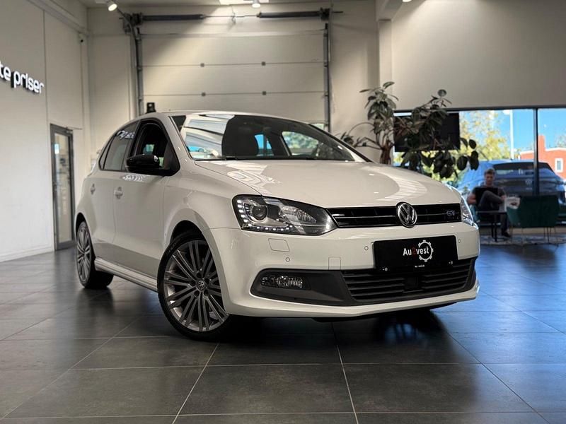 Hvidmetal Brugt 2015 VW Polo BlueGT Hatchback | 114.799 kr. (God pris) - Billede 1/4