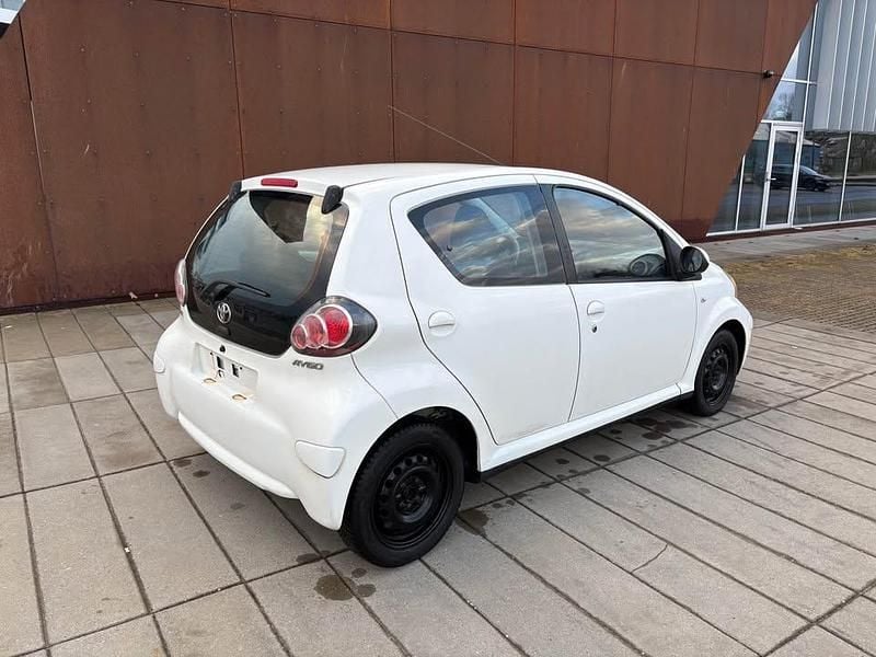 Brugt Toyota Aygo 68 HK (50 kW) 2011 Hatchback