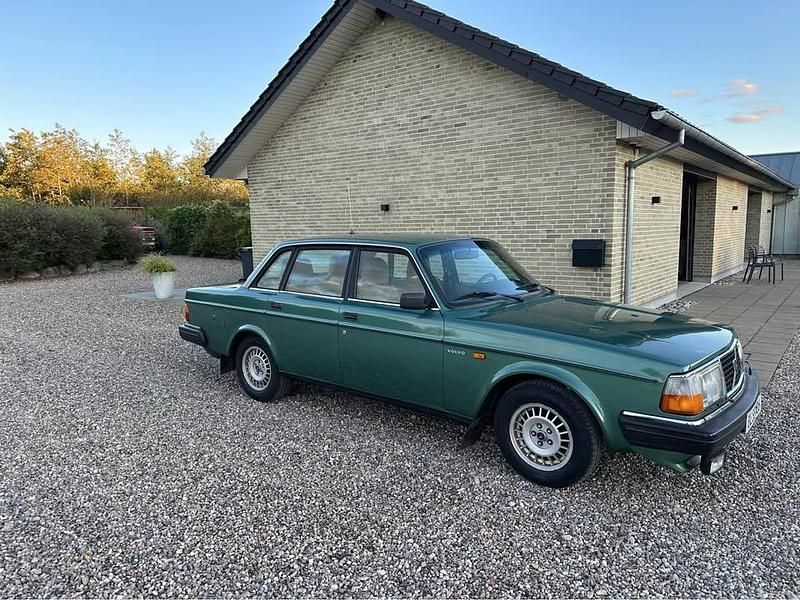 Brugt Volvo 244 112 HK (82 kW) 1981 Sedan