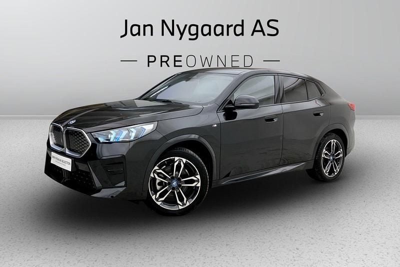 Sortmetal Brugt 2024 BMW iX2 M Sport SUV | 339.000 kr. (Super pris) - Billede 1/3