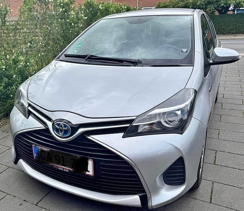 Brugt 2015 Toyota Yaris Hybrid Hatchback | 85.000 kr. (Fair pris) - Billede 1/4