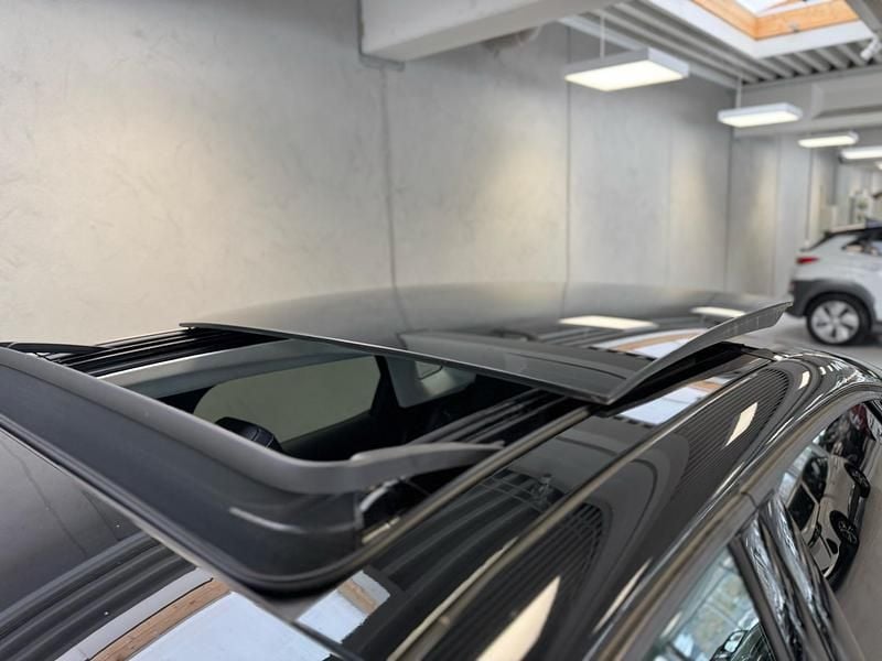 Brugt Citroën e-C4 Shine 100 kW (136 HK) 2023 Perlanerablack Hatchback