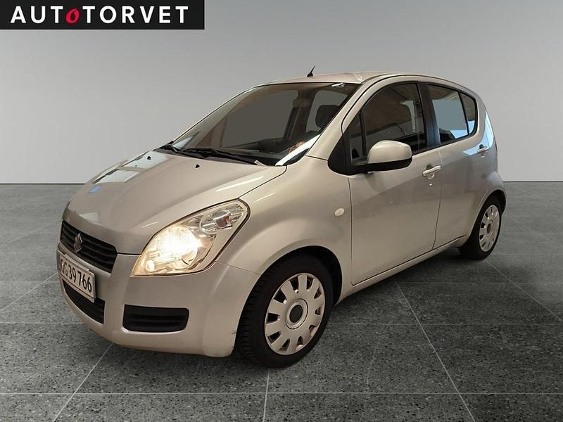 Sølvmetal Brugt 2010 Suzuki Splash GLS Hatchback | 29.700 kr. (Fair pris) - Billede 1/4