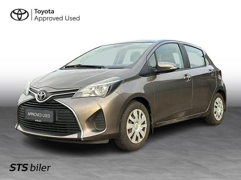 Platinum bronze Brugt 2017 Toyota Yaris T2 Hatchback | 89.900 kr. (Dyr) - Billede 1/3