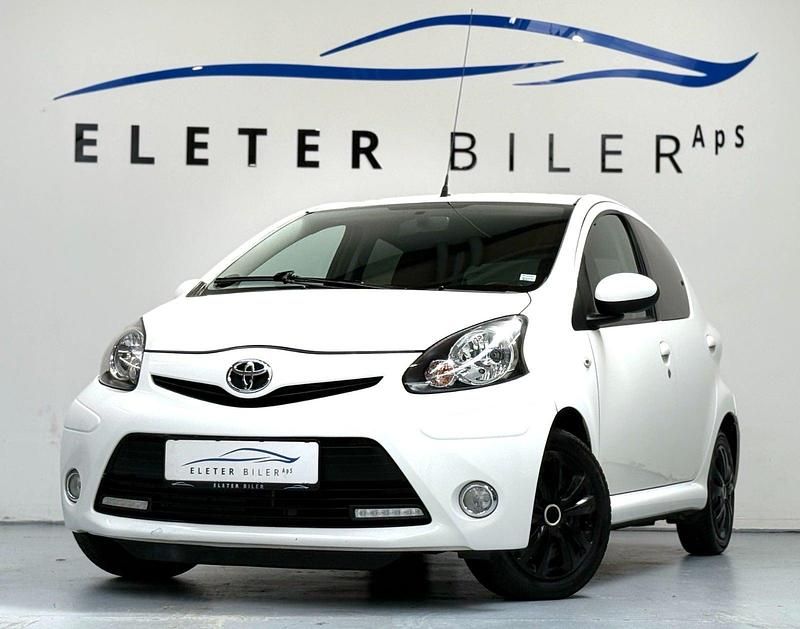 Hvid Brugt 2013 Toyota Aygo T1 Hatchback | 39.900 kr. (Fair pris) - Billede 1/4