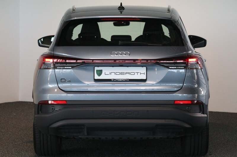 Brugt Audi Q4 e-tron S-Line 150 kW (204 HK) 2023 Lysblåmetal SUV