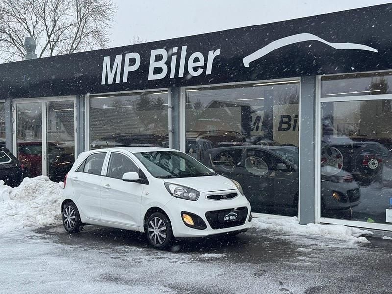 Hvidmetal Brugt 2012 Kia Picanto Active Hatchback | 19.900 kr. (Lidt for dyr) - Billede 1/4