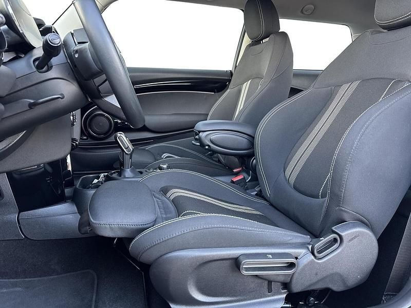 Brugt Mini Cooper SE Essential 135 kW (184 HK) 2023 Sølv Hatchback