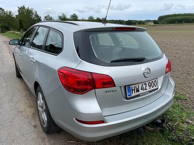 Brugt Opel Astra 139 HK (102 kW) 2011 Stationcar
