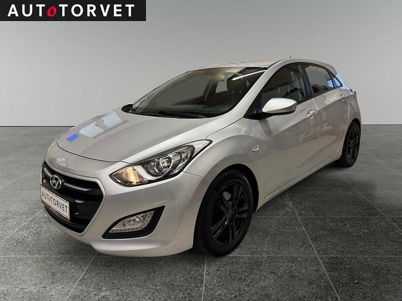 Sølvmetal Brugt 2015 Hyundai i30 Active Hatchback | 57.700 kr. (God pris) - Billede 1/4