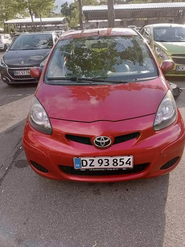 Brugt 2010 Toyota Aygo Hatchback | 17.900 kr. (Fair pris) - Billede 1/4
