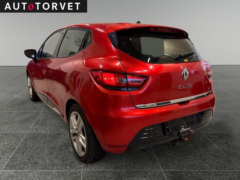 Brugt Renault Clio IV Expression 90 HK (66 kW) 2016 Rødmetal Hatchback