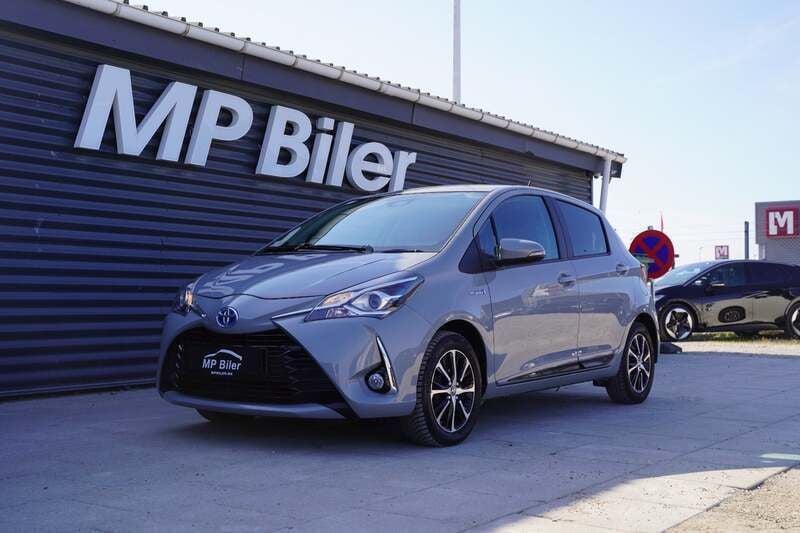 Grå Brugt 2018 Toyota Yaris Hybrid H3 Hatchback | 94.900 kr. (Fair pris) - Billede 1/4