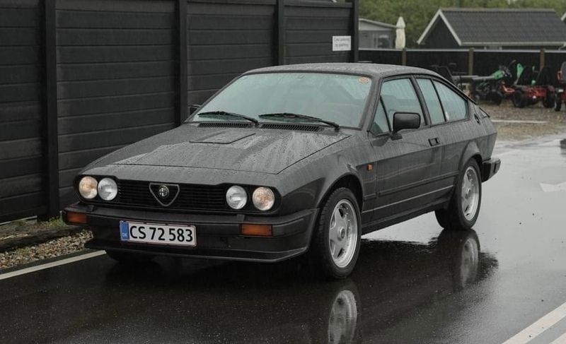 Grå Brugt 1985 Alfa Romeo GTV | 225.000 kr. - Billede 1/4