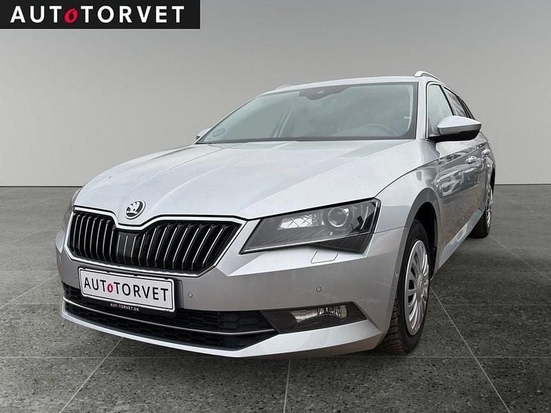Sølvmetal Brugt 2017 Skoda Superb Style Stationcar | 174.700 kr. (Fair pris) - Billede 1/4