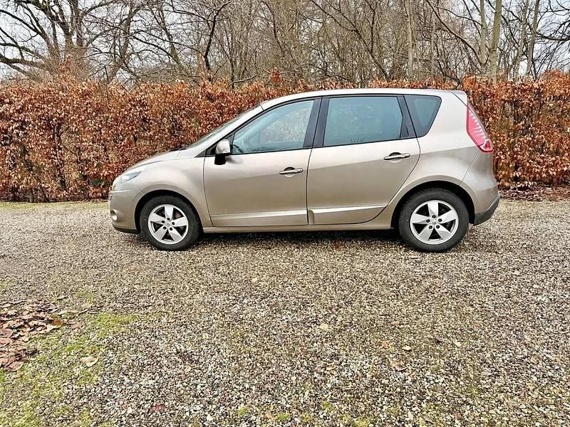 Brugt Renault Scénic III Expression 130 HK (95 kW) 2010 MPV