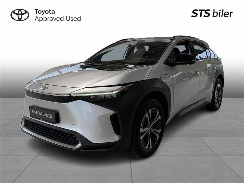 Preicios sølv Brugt 2024 Toyota bZ4X Executive SUV | 299.900 kr. (Fair pris) - Billede 1/3