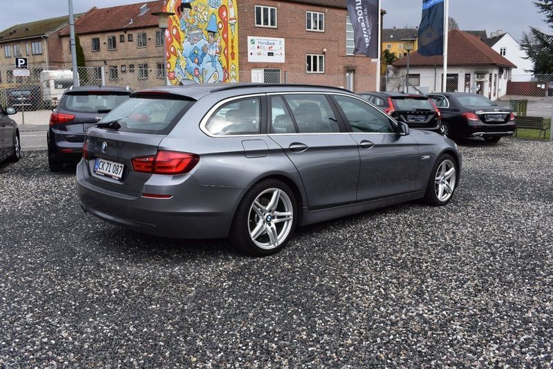 Solgt BMW 525 d 3,0 Touring aut., brugt 2011, km 242.000 i