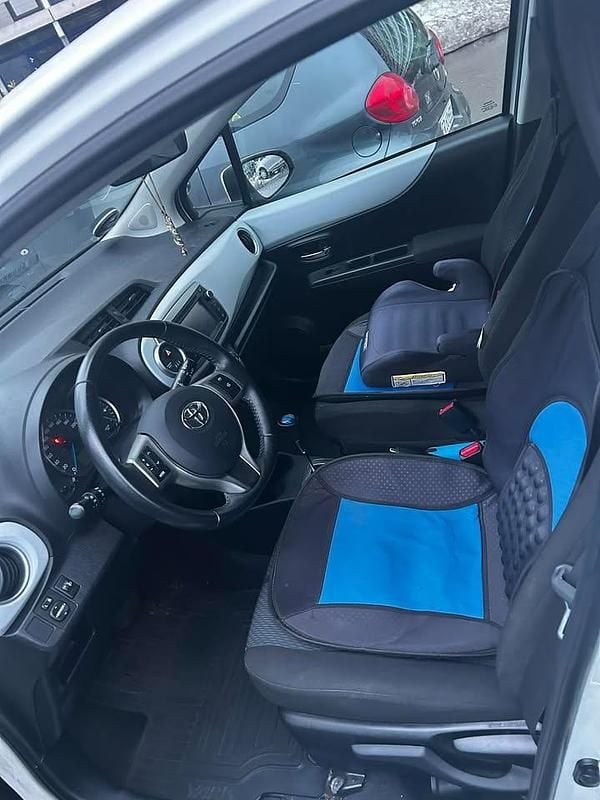 Brugt Toyota Yaris Hybrid Multidrive S 75 HK (55 kW) 2013 Hatchback