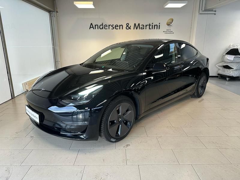 Sort Brugt 2023 Tesla Model 3 Sedan | 228.800 kr. (Fair pris) - Billede 1/4