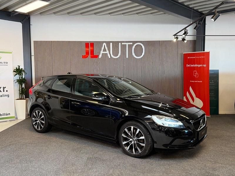 Brugt Volvo V40 Momentum 152 HK (111 kW) 2019 Sortmetal Hatchback