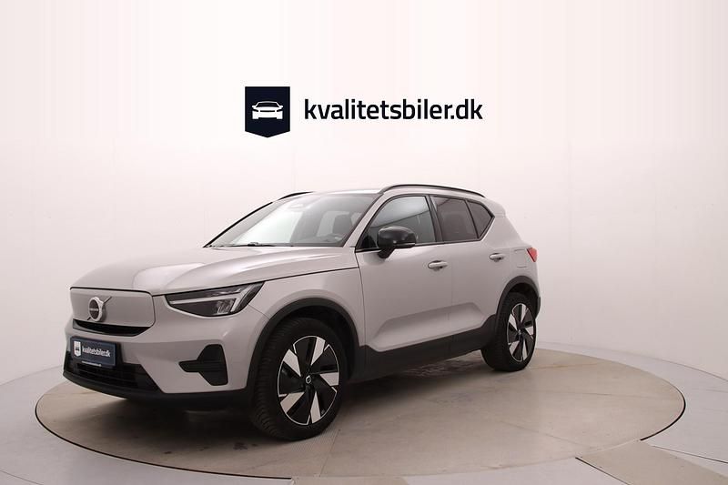Sølvmetal Brugt 2024 Volvo XC40 Core SUV | 254.900 kr. (Super pris) - Billede 1/4