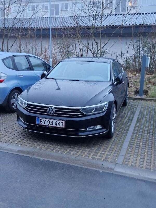 Sort Brugt 2015 VW Passat Highline Sedan | 124.900 kr. (Fair pris) - Billede 1/4