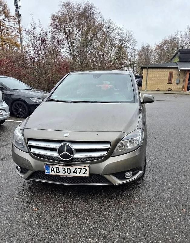 Grå Brugt 2013 Mercedes B180 MPV | 105.000 kr. (God pris) - Billede 1/4