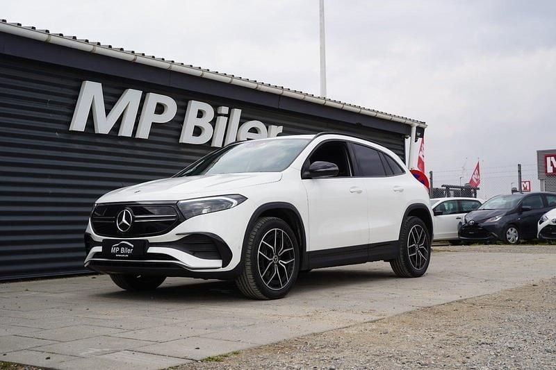 Hvid Brugt 2023 Mercedes EQA250 AMG line SUV | 274.700 kr. (Lidt for dyr) - Billede 1/4