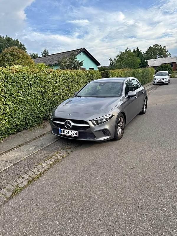 Grå Brugt 2020 Mercedes A200 Hatchback | 235.000 kr. (Fair pris) - Billede 1/4