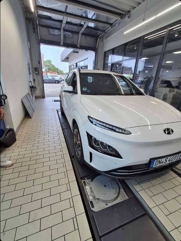 Hvid Brugt 2024 Hyundai Kona Ultimate SUV | 199.500 kr. (Fair pris) - Billede 1/4