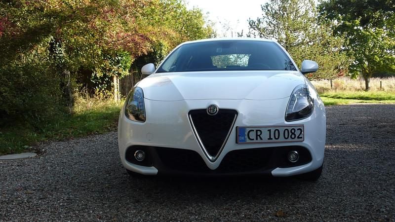 Hvid Brugt 2016 Alfa Romeo Giulietta Super Hatchback | 118.000 kr. - Billede 1/4