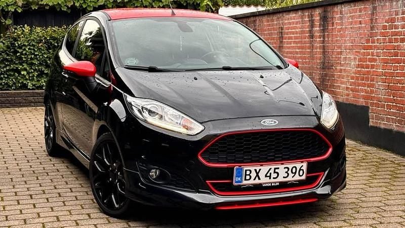 Sort Brugt 2015 Ford Fiesta Hatchback | 79.999 kr. (Fair pris) - Billede 1/4