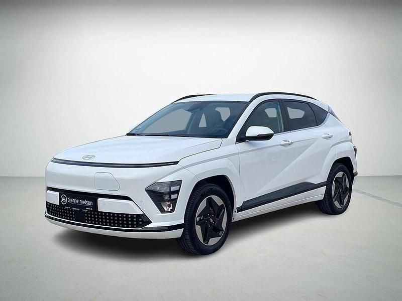 Hvid Ny 2025 Hyundai Kona Advanced SUV | 266.600 kr. (God pris) - Billede 1/4