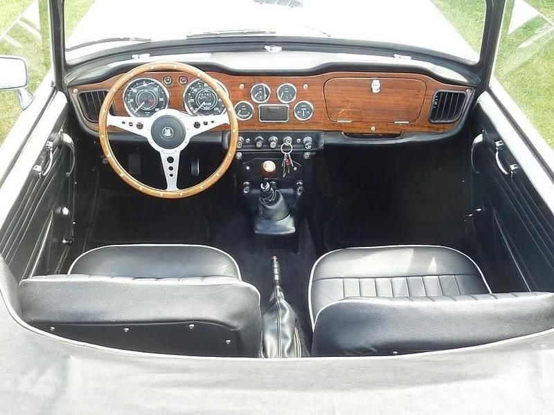 Brugt Triumph TR4 105 HK (77 kW) 1965 Cabriolet