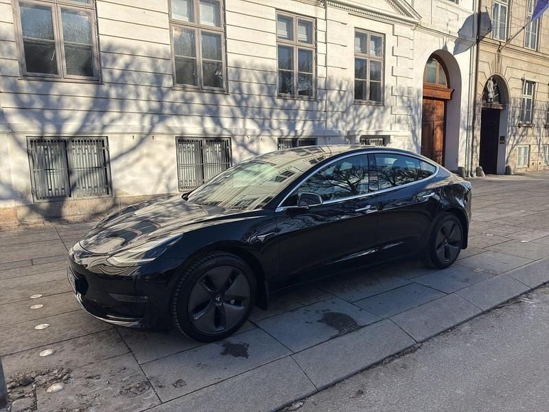 Sort Brugt 2019 Tesla Model 3 Standard Range Sedan | 119.900 kr. (Fair pris) - Billede 1/4