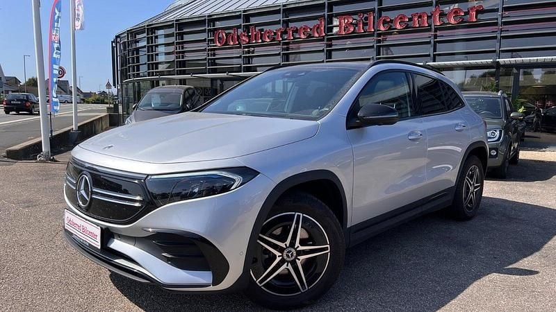 Sølvmetal Brugt 2023 Mercedes EQA250 AMG line SUV | 329.700 kr. (Lidt for dyr) - Billede 1/4