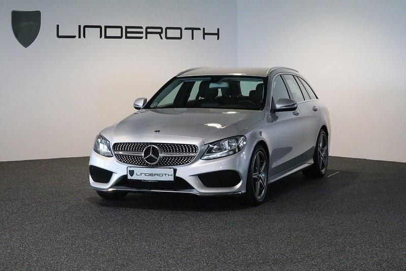 Sølvmetal Brugt 2016 Mercedes C200 AMG line Stationcar | 190.000 kr. (Fair pris) - Billede 1/4